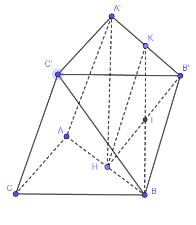  Cho khối lăng trụ ABC.A'B'C' đáy là tam giác vuông cân tại A. Hình chiếu của A' lên (ảnh 2)