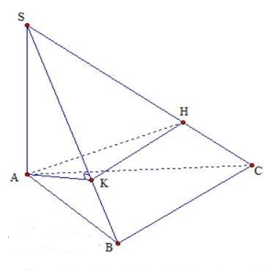Cho hình chóp S.ABCcó đáy ABClà tam giác vuông cân tại B có AC = 2a. Cạnh SA vuông góc với đáy và SA = 2a. (ảnh 1)