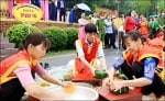 Chọn từ thích hợp để điền vào chỗ trống.Một số trò chơi trong phần hội của lễ giỗ Tổ Hùng Vương là………………………………………………………………Bắn nỏThi gói bánh chưngThi giã bánh giầyCà kheo(Kéo thả hoặc click v (ảnh 4)