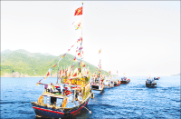 Lễ hội Cầu Ngư của người dân vùng Duyên hải miền Trung gắn với tục thờ vị thần nào? (ảnh 1)