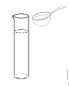 Để kiểm tra độ đạm nước mắm trong thùng gỗ trước khi đóng chai, người ta sử dụng một chiếc gáo múc có dạng nửa hình cầu với bán kính 3cm để đổ vào một ống nghiệm hình trụ có đường kính đáy là (ảnh 1)