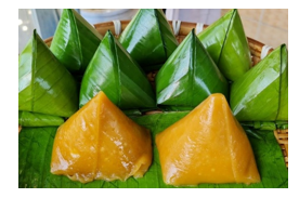 Để ủng hộ và chia sẻ một phần những khó khăn do bão lũ gây ra ở tỉnh Yên Bái, các bạn học sinh ở một trường THCS trên địa bàn Hà Nội đã tổ chức gói bánh ít, những chiếc bánh làm từ gạo nếp và (ảnh 1)