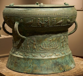 Người ta sử dụng công nghệ nào để tạo ra sản phẩm trống đồng?
(ảnh 1)