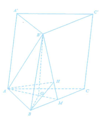 Cho lăng trụ ABC.A'B'C' có đáy là tam giác đều cạnh a. Hình chiếu vuông góc của B'  lên mặt phẳng (ABC) trùng với trọng tâm G của tam giác ABC. Cạnh bên BB'  hợp với đáy  (ABC) góc 60°.  Khoảng cách từ A đến mặt phẳng   là (ảnh 1)