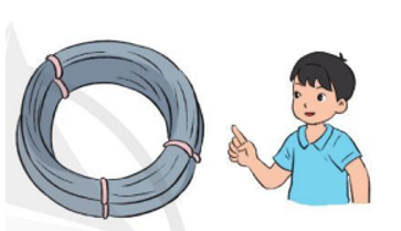 Cuộn dây thép dài 192 m, người ta định cắt cuộn dây thành các đoạn dây dài 5 m. Hỏi cắt được bao nhiêu đoạn dây như thế và còn thừa mấy mét dây? (ảnh 1)