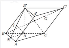 Cho hình lăng trụ ABC.A'B'C' có đáy là tam giác ABC vuông tại A với AC = a. Biết hình chiếu vuông góc của B' lên (ABC) là trung điểm H của BC. Mặt phẳng (ảnh 1)