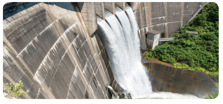 Theo em thì có thể có bao nhiêu phần trăm động năng của thác nước được nhà máy thủy điện chuyển hóa thành điện năng?   (ảnh 1)