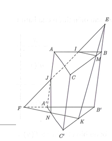 Cho khối lăng trụ tam giác ABC.A’B’C’. Gọi I, J, K lần lượt là trung điểm của các cạnh AB, AA’ và B’C’. Mặt phẳng (IJK)  chia khối lăng trụ thành hai phần. Tính tỉ số thể tích của hai phần đó. (ảnh 1)