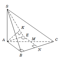 Cho hình chóp S.ABC có đáy ABC là tam giác vuông tại B, AB=3a, BC=4a. Cạnh bên SA vuông góc với đáy. Góc tạo bởi giữa SC và đáy bằng 60 độ. Gọi M là trung điểm của AC, tính khoảng cách dd giữa hai đường thẳng AB và SM. (ảnh 1)