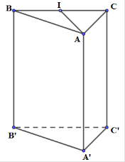 Cho hình lăng trụ đứng ABC.A’B’C’ có đáy ABC là tam giác cân tại A (ảnh 1)