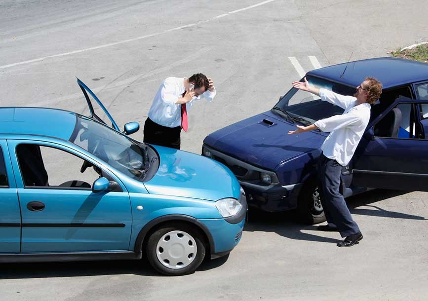 Hãy phân tích những tác hại có thể xảy ra khi các xe tham gia giao thông  (ảnh 1)