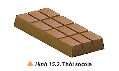 Một thỏi socola (Hình 15.2) có khối lượng 60 g chứa 280 cal năng lượng. Hãy tính lượng năng lượng của thỏi socola này theo đơn vị joule. (ảnh 1)