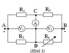 Cho mạch điện hình 3. Biết R3 = 20, hiệu điện thế giữa hai điểm A và B là  (ảnh 1)