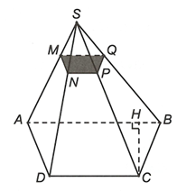Cho hình chóp S.ABCD có đáy C là hình thang cân với cạnh bên BC = 2, hai đáy AB = 6, CD = 4 (ảnh 1)