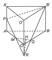 Cho lăng trụ đứng OAB.O'A'B' có các đáy là các tam giác vuông cân OA = OB = a, AA' = a căn bậc 2 2 (ảnh 1)