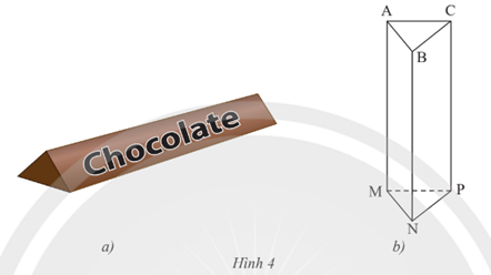 Hộp kẹo sôcôla (Hình 4a) được vẽ lại như Hình 4b có dạng hình lăng trụ đứng (ảnh 1)