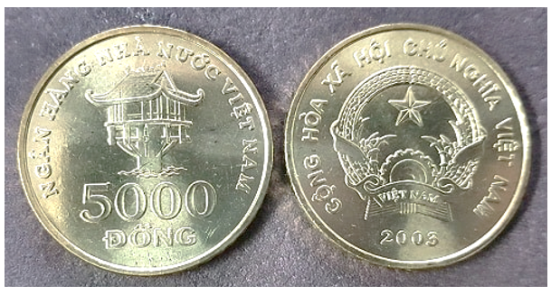 Đồng xu dưới đây có hai mặt: mặt sấp có số 5 000 và mặt ngửa có hình Quốc huy    (ảnh 1)