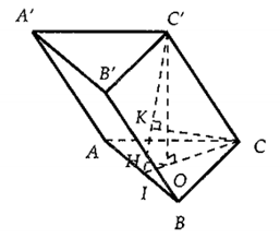 Cho lăng trụ ABC.A'B'C' có đáy ABC là tam giác đều tâm O, cạnh a, hình chiếu của C' trên mặt phẳng (ABC) trùng với tâm của đáy. Cạnh bên CC' hợp với mặt phẳng (ABC) (ảnh 1)