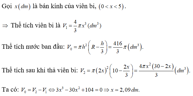 Một chậu nước hình bán cầu bằng nhôm có bán kính R = 10 dm . Trong chậu có chứa sẵn một khối nước hình (ảnh 1)