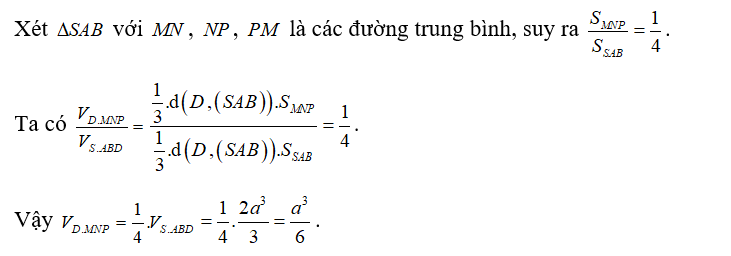 Cho hình chóp tứ giác đều S.ABCD có đáy là hình vuông tâm O, cạnh đáy bằng 2a (ảnh 2)