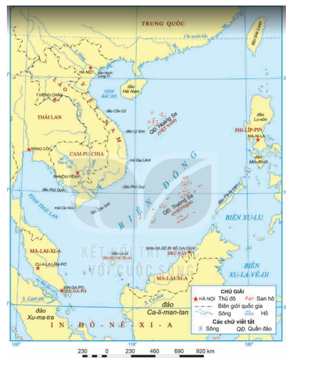 Xác định trên hình 11.1 phạm vi của biển Đông, các nước chung với biển Đông.  (ảnh 1)
