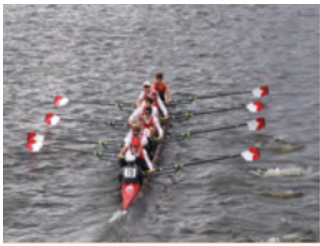 Tại một cuộc đua thuyền diễn ra trên một khúc sông từ A đến B dài 3 km. Mỗi đội thực hiện một vòng đua, xuất phát từ A đến B (ảnh 1)