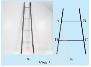 Tứ giác ABCD (Hình 1b) là hình vẽ minh hoạ một phần của chiếc thang ở Hình la. Nêu nhận xét của em về hai cạnh AB và CD của tứ giác này? (ảnh 1)