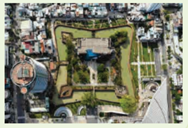 Đây là hình ảnh chụp từ trên không về di tích thành Điện Hải thuộc thành phố Đà (ảnh 1)