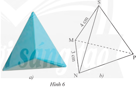 Chiếc hộp (Hình 6a) được vẽ lại như Hình 6b có dạng hình chóp tam giác đều S.MNP.  a) Hãy cho biết mặt đáy, mặt bên, cạnh bên của chiếc hộp đó.  (ảnh 1)