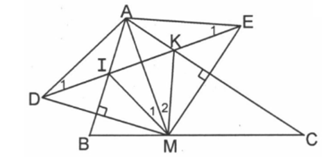 Cho tam giác ABC có  ,   và   là các góc nhọn, M là một điểm thuộc BC. Gọi D là điểm đối xứng với M qua AB, E là điểm đối xứng với M qua AC. Gọi I, K là giao điểm của DE với AB, AC. a) Tính các góc của tam giác DAE. (ảnh 1)