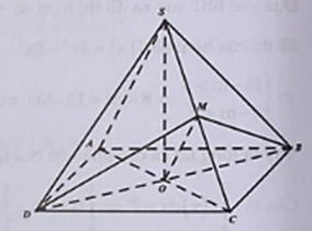 Cho hình chóp tứ giác đều S.ABCD, có đáy ABCD là hình vuông, cạnh bên bằng cạnh đáy và bằng a. Gọi M là trung điểm của SC. Góc giữa hai mặt phẳng (MBD) và (ABCD) bằng (ảnh 1)