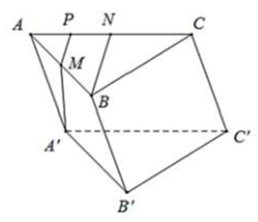 Cho hình lăng trụ ABC.A′B′C′ có đáy ABC là tam giác đều cạnh A. Hình chiếu vuông góc của A′ xuống (ABC) là trung điểm của AB.  (ảnh 1)
