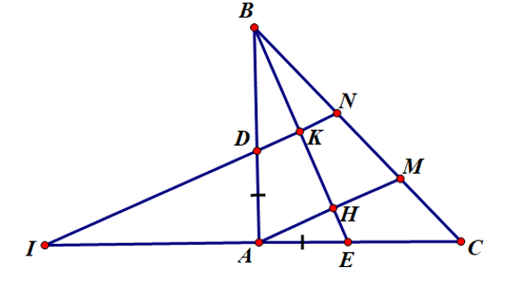 Cho tam giác ABC vuông cân tại A. Trên các cạnh AB, AC lấy tương ứng hai điểm D, E sao cho AD = AE. Từ A và D kẻ đường vuông góc với BE và cắt BC tại M, N. Tia ND cắt tia CA ở I. Chứng minh A là trung điểm của CI. (ảnh 1)