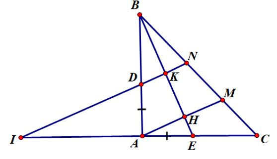 Cho tam giác ABC vuông tại A, AB = AC. Trên các cạnh AB, AC lấy tương ứng hai điểm D, E sao cho AD = AE. Từ A và D kẻ đường vuông góc với BE và cắt BC tại M, N. Tia ND cắt tia CA ở I. Chứng minh MC = MN. (ảnh 1)