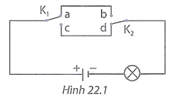 Hình 22.1 là sơ đồ mạch điện gồm bóng đèn nối với hai công tắc chuyển mạch. Có thể vận dụng sơ đổ (ảnh 1)