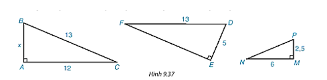 Cho tam giác vuông với kích thước như Hình 9.37. Hãy tính độ dài x và cho biết những tam giác nào đồng dạng, viết đúng kí hiệu đồng dạng. (ảnh 1)