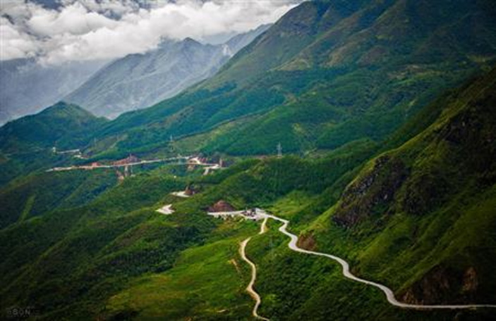 Nội dung chính bài thơ Qua đèo ngang (ảnh 1)