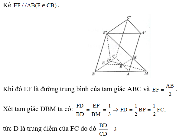 Cho lăng trụ tam giác ABC.AˈBˈCˈ. Trên đường thẳng BA lấy điểm M sao cho A nằm giữa B và M, MA=1/2AB ,E  là trung điểm AC. Gọi  . Tỉ số   bằng: (ảnh 1)