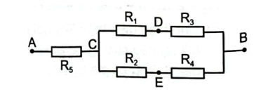 Cho mạch điện như Hình vẽ. Giá trị các điện trở: R1= R3= 30ôm, R2= 2ôm, R4=1ôm, R5= 4ôm  Cường độ dòng điện chạy qua mạch chính là  T (ảnh 1)