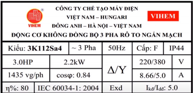 Một nhãn ghi thông số kĩ thuật của một động cơ không đồng bộ ba pha như hình dưới. Khi động cơ hoạt động  (ảnh 1)