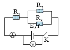 Cho mạch điện có sơ đồ như hình vẽ:  Biết R2 = 2 Ω, R3 = 3 Ω. Khi K mở, vôn kế chỉ 6 V (ảnh 1)