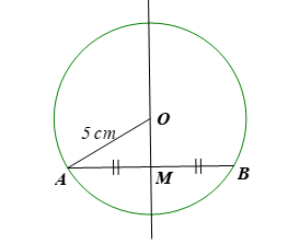 Cho đường tròn (O; R) và dây AB khác đường kính. Gọi M là trung điểm của AB. (ảnh 1)