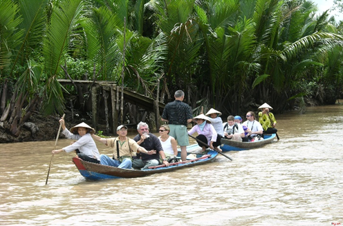 Sưu tầm hình ảnh thể hiện ảnh hưởng của điều kiện tự nhiên và tài nguyên thiên nhiên đến hoạt động của một ngành dịch vụ tại địa phương em sinh sống. (ảnh 1)