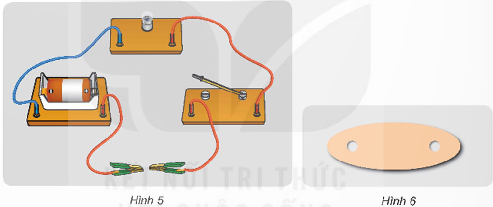 Lắp vào mạch điện hình 3b hai cái kẹp dây điện như hình 5. Dùng hai kẹp dây điện kẹp  (ảnh 1)