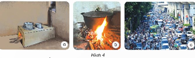 Quan sát hình 4 và cho biết trường hợp nào gây lãng phí chất đốt, trường hợp nào tránh được lãng phí chất đốt. Vì sao? (ảnh 1)