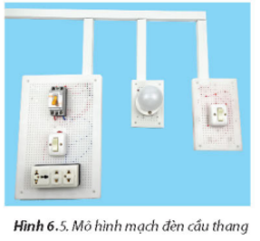 Mạch đèn cầu thang như Hình 6.5 có thể điều khiển một bóng đèn ở mấy vị trí?   (ảnh 1)