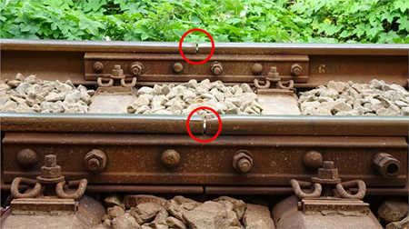 Tại sao chỗ tiếp nối của hai thanh ray đường sắt lại có một khe hở? (ảnh 1)