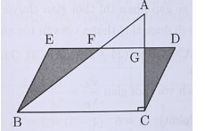 Cho BCDE là hình bình hành, ABC là tam giác vuông có BC = 8 cm, AC = 7 cm. (ảnh 1)