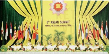 Đọc thông tin và quan sát hình 4, em hãy nêu ý nghĩa của việc Việt Nam gia nhập ASEAN. (ảnh 1)