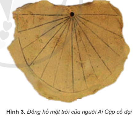 Đọc thông tin và quan sát các hình 2, 3, em hãy mô tả kim tự tháp và đồng hồ mặt trời ở Ai Cập cổ đại. (ảnh 2)
